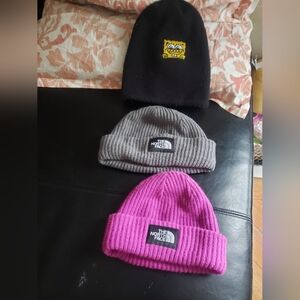 Bundle Of The North Face, Spongebob Kids' Gray, Black  and Pink Beanie Set